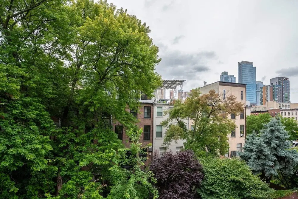 444-4e Contemporary 2BR in Hell s Kitchen