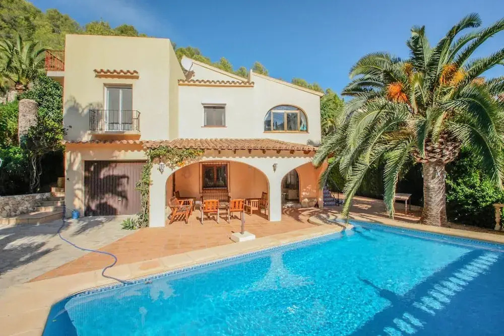 Sola - pretty holiday property with garden and private pool in Benissa