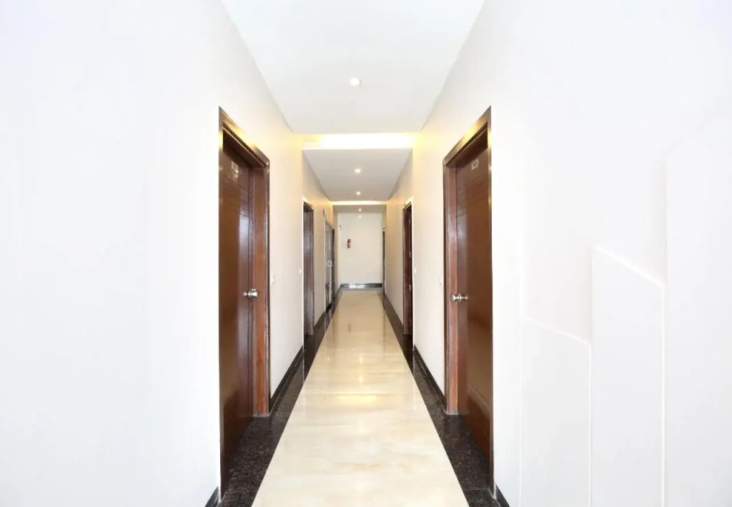 Hotel O Sai Leela Residency
