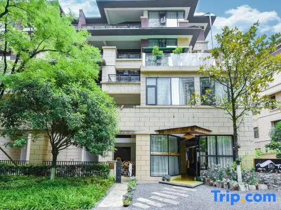 Shexia Xiaozhu Homestay (Zunyi Poly Future City Branch)