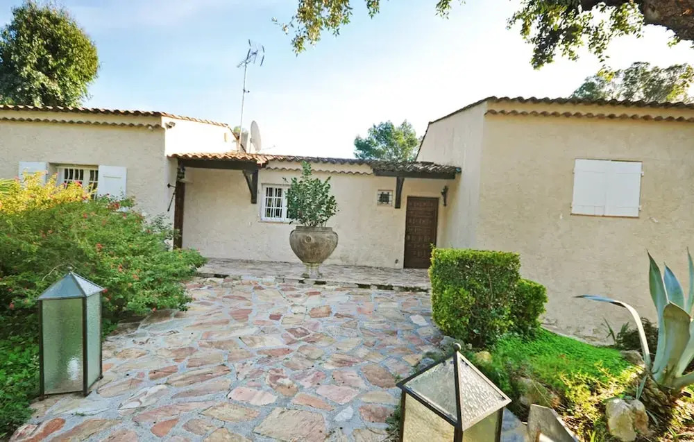 Villa With 5 Bedrooms In Antibes With Shared Pool And Enclosed Garden 1 Km From The Beach