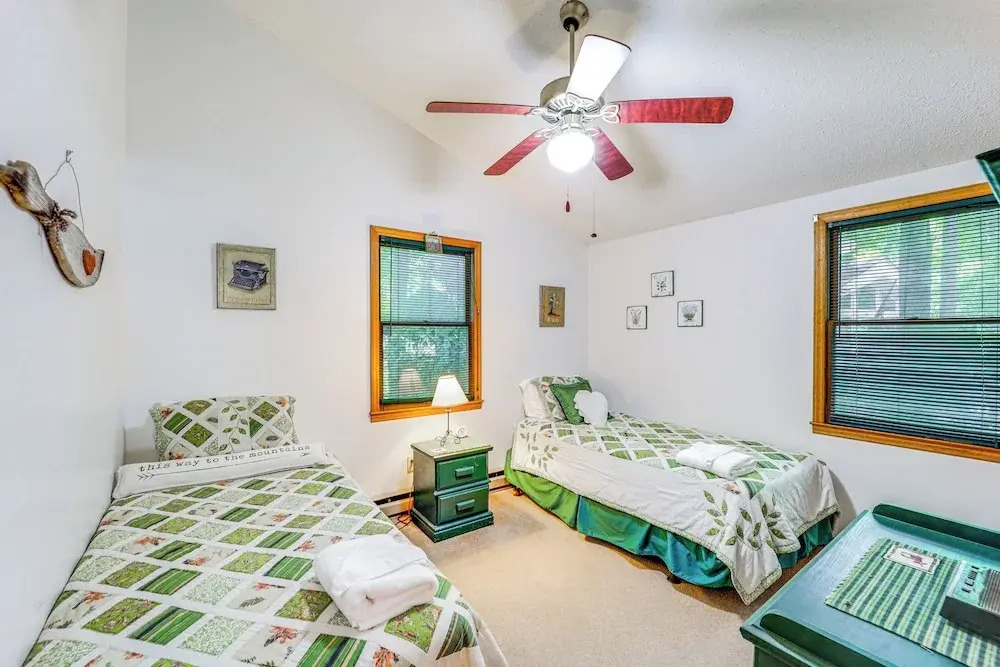Lake & Pool Access! Outdoorsy Getaway in Newland