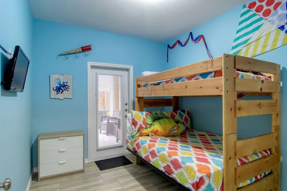 Beach-i-licious 4 Bedrooms 3.5 Bathrooms Townhouse