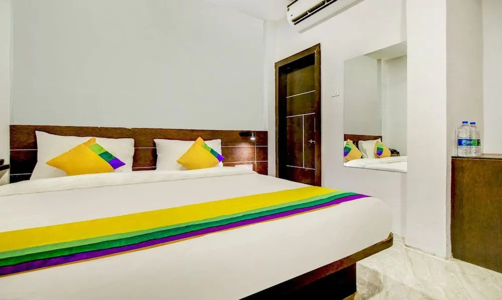 Hotel O S7