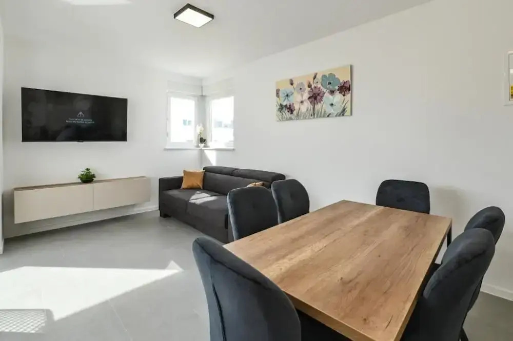 Smash 2 - Two-bedroom Apartments