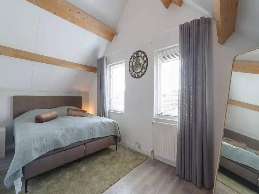 Holiday Home in Quiet Park With Garden