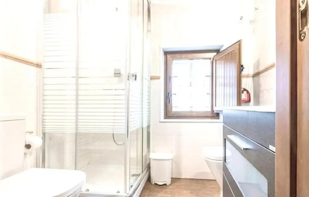 House with 3 bedrooms in Trescares with wonderful mountain view and enclosed garden 20 km from the beach