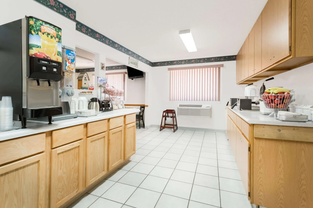 Super 8 by Wyndham Ogallala