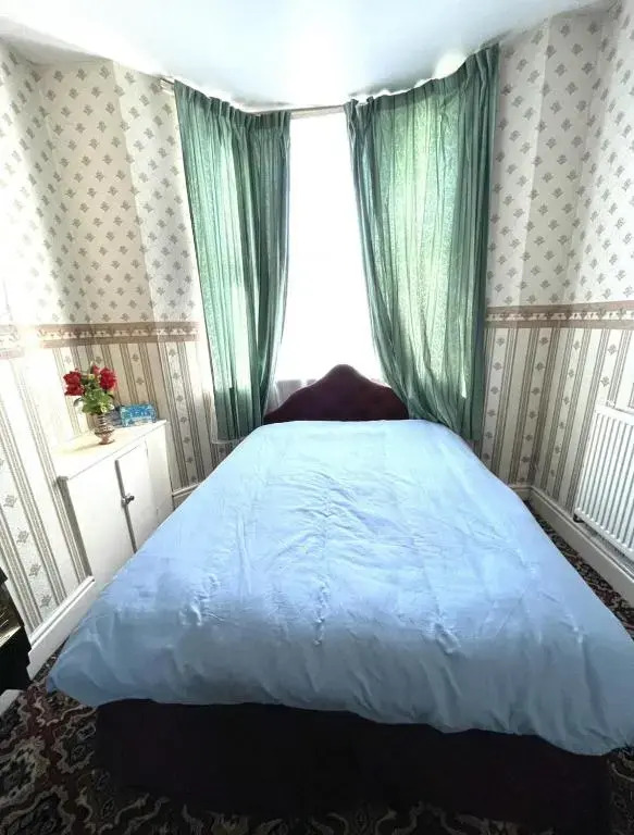 Lovely 3-bed House in Coventry Airbnb Property