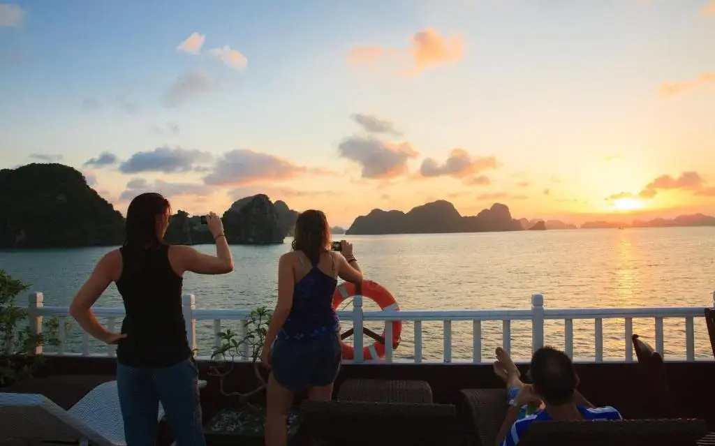 Halong Bay Full Day Trip - 6 Hours Route