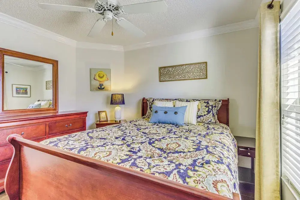 Near Golf Courses Home with Sunroom in The Villages