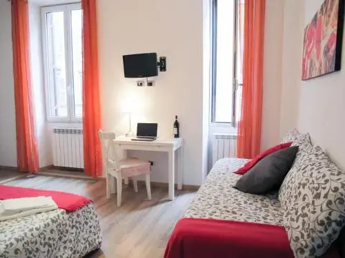 Falco Holiday House