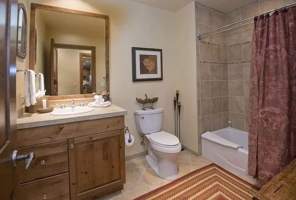 Beaver Creek Landing A404 3 Bedroom Condo by RedAwning