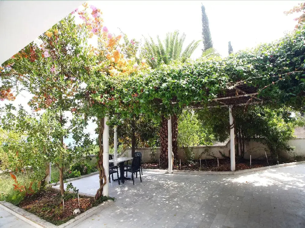 Aris Villas