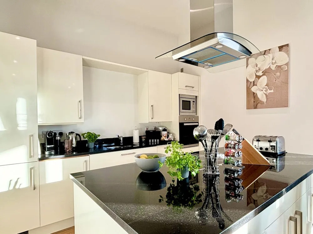 Your Space Apartments - The Hamiltons