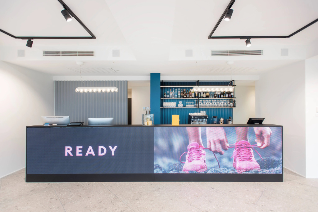 HOODY ACTIVE & HAPPINESS HOTEL