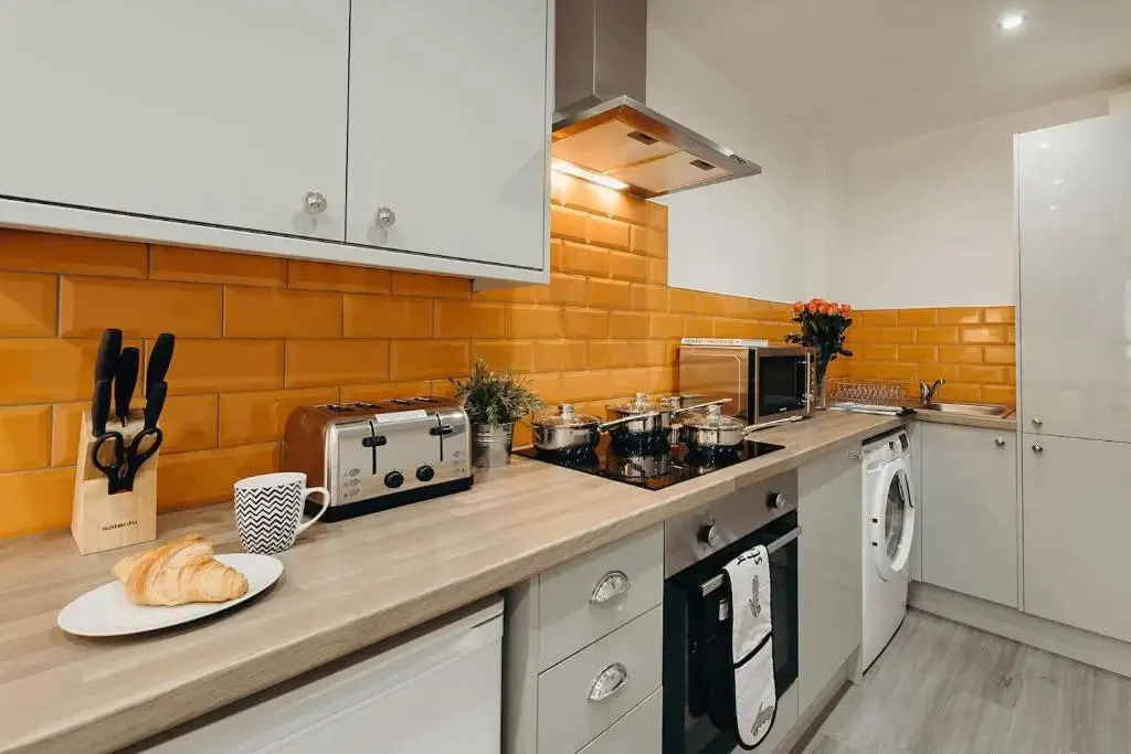 Halifax House, Studio Apartment 215