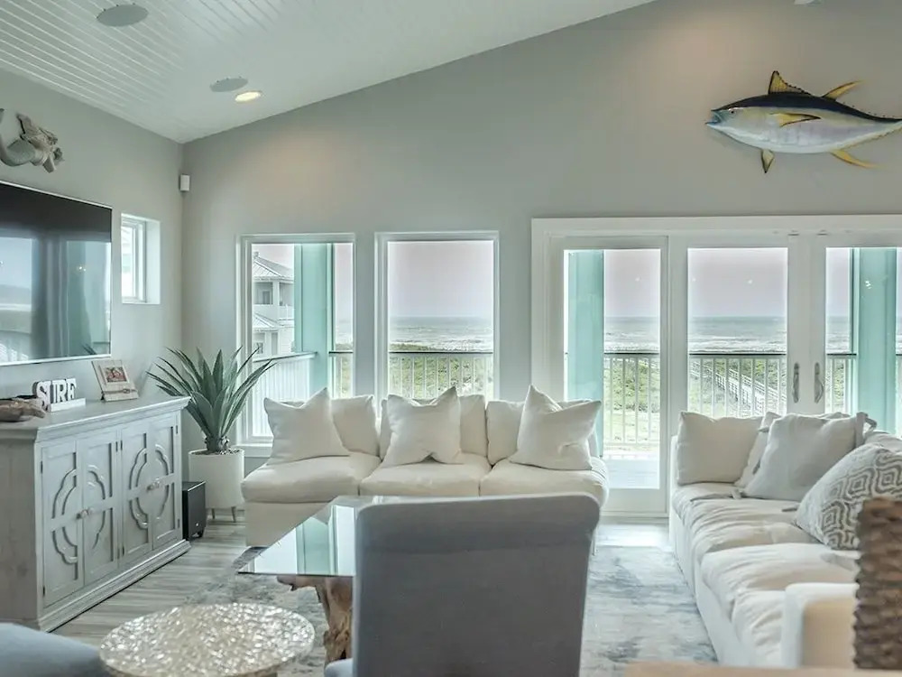 All Decked Out - 5 Br Home
