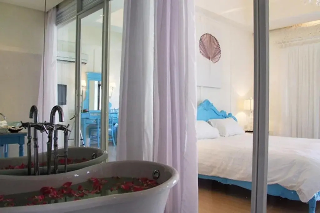 The Heritage Baan Silom