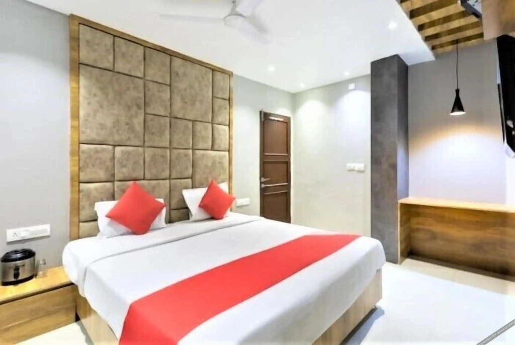 Beyond Stay Hotel Pachmarhi