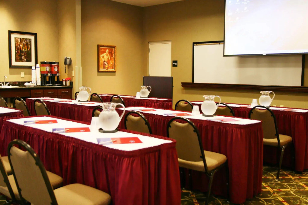 Hampton Inn & Suites Dobson