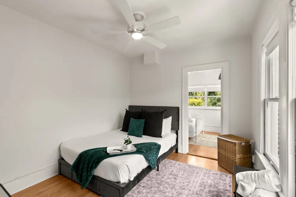 Soho Siesta Stunning Soho Apt w Private Balcony