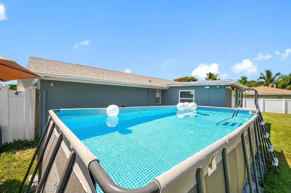 Paradise Haven- Amazing 4BR Oasis With Pool
