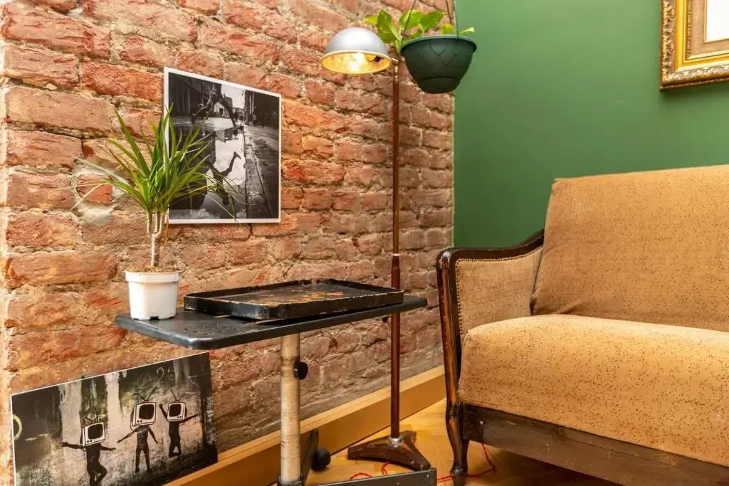Wehost apartment with Fireplace
