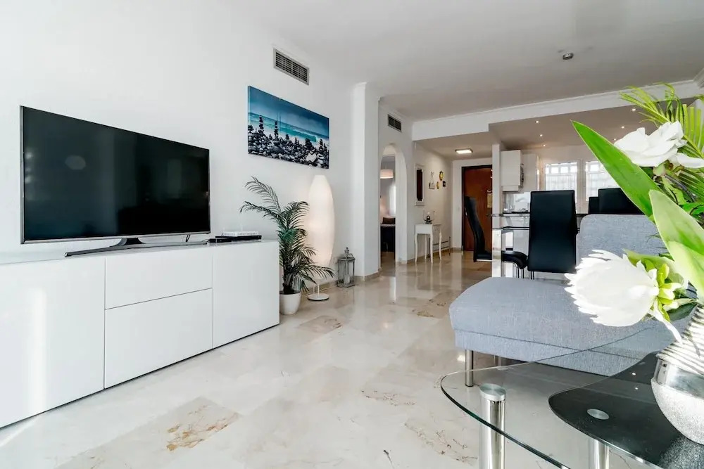 PP- Fantastic 2 bedroom apt with roof top terrace