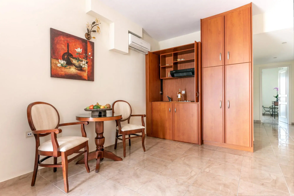 Ariadne Hotel