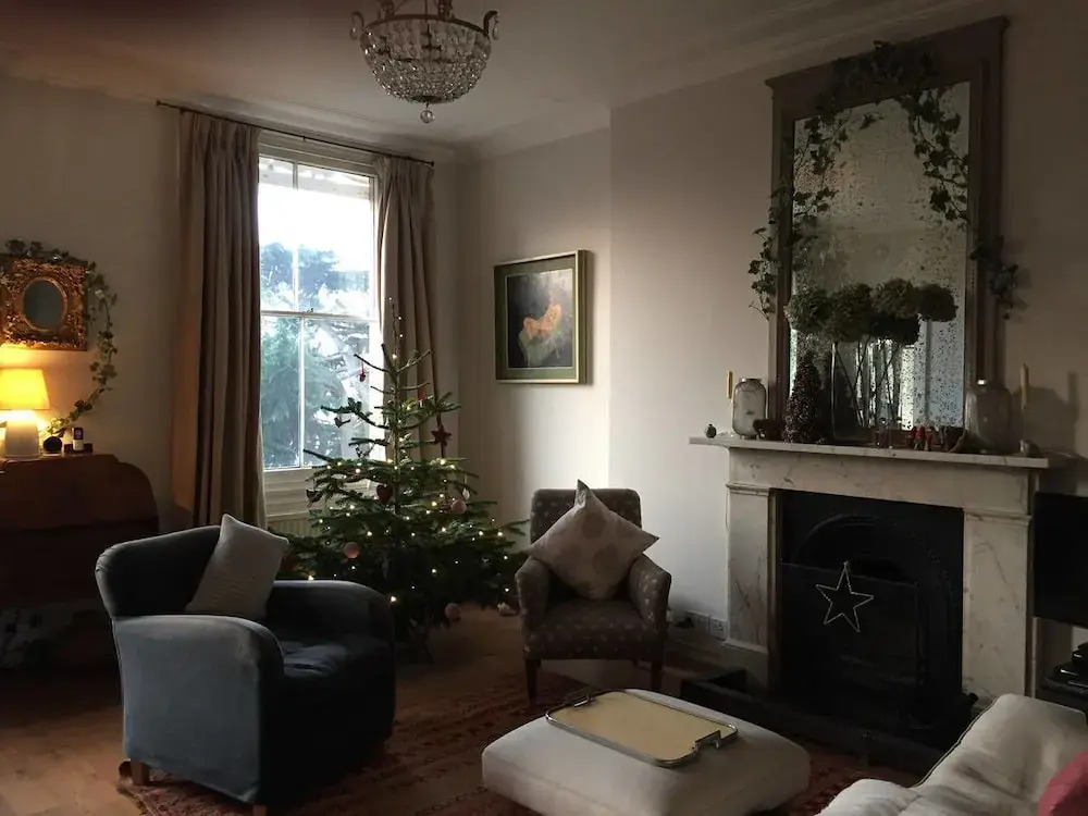2 Bedroom Period Apartment Next To Clapham Common