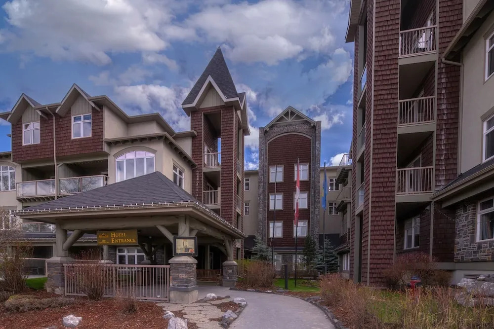One Bedroom Suite with BBQ & huge Patio