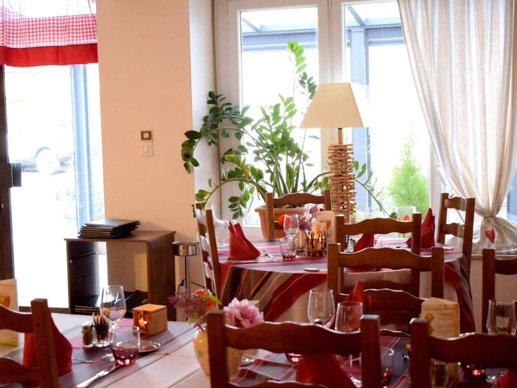 LOGIS Hotel Restaurant Auberge Du Cheval Blanc