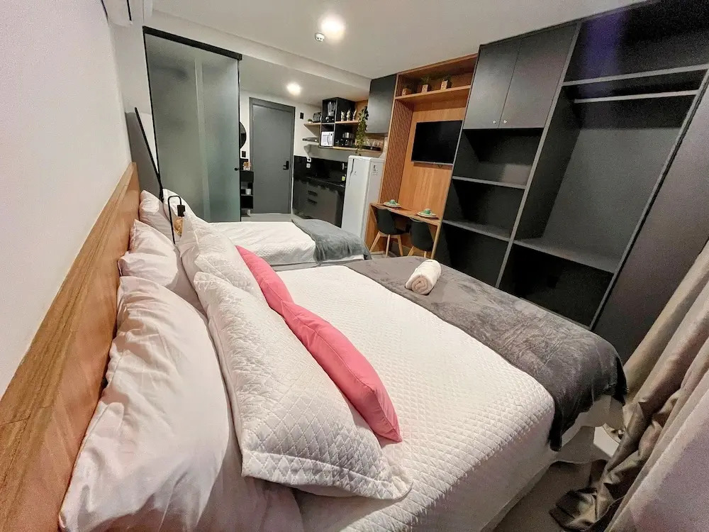 Flat Studios Get Sense - by Living