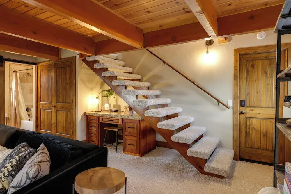 Hot Tub + Scenic Views: Luxury Twain Harte Cabin