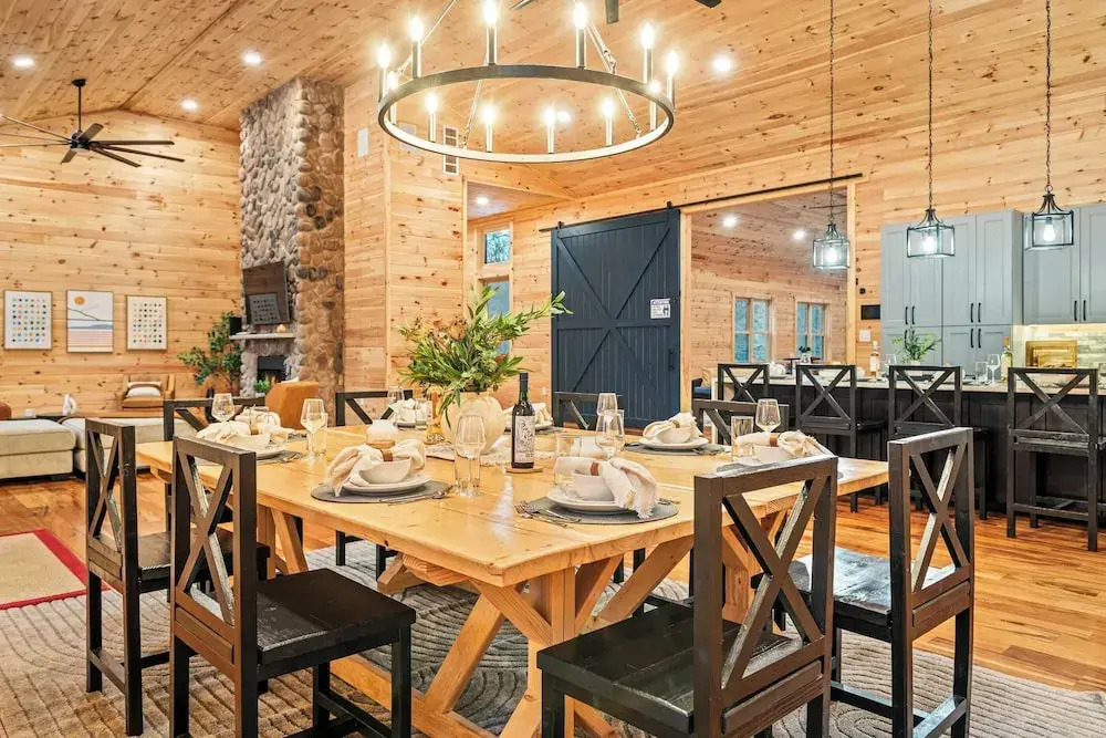 Grand Timber by Avantstay Indoor Pool + Sports Court + Game Room & More!