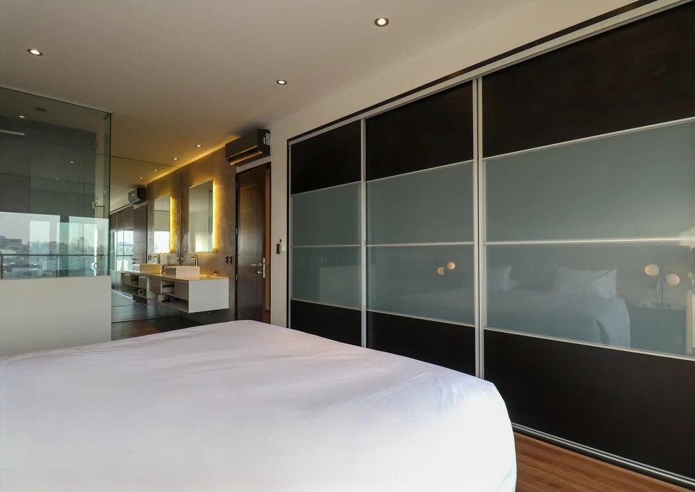 w Upscale 2BR Duplex w Balcony in Miraflores