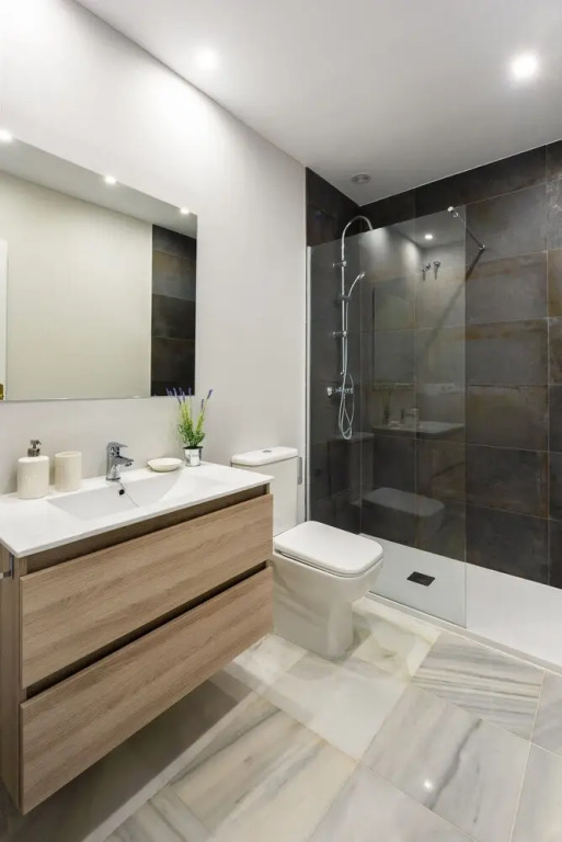Luxury 3 Bd Apartment Next to the Cathedral. Constitución III