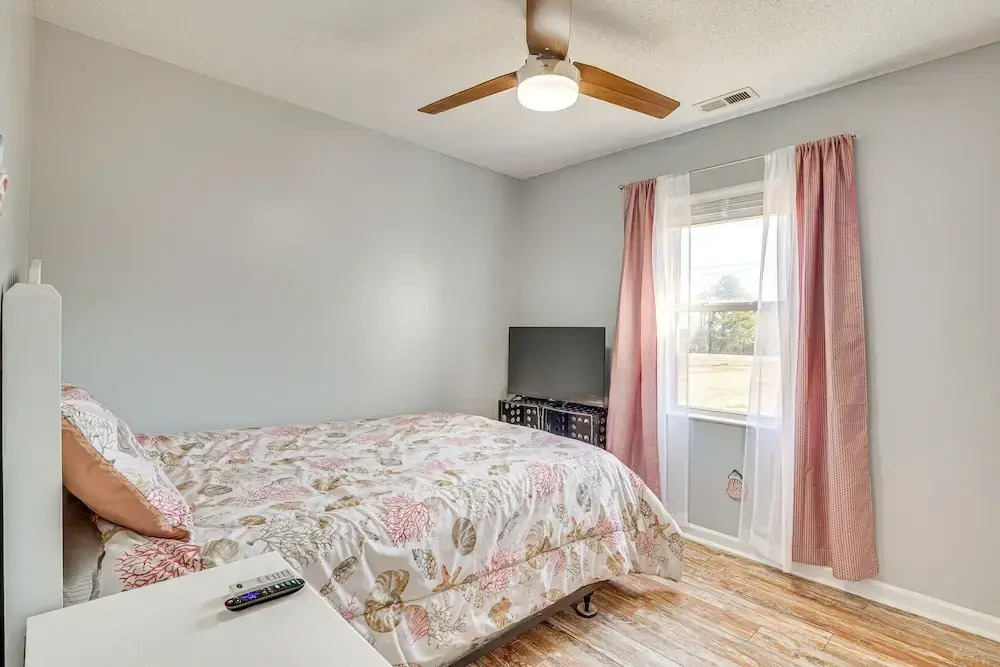 Pet-friendly Beaufort Home w/ Private Yard