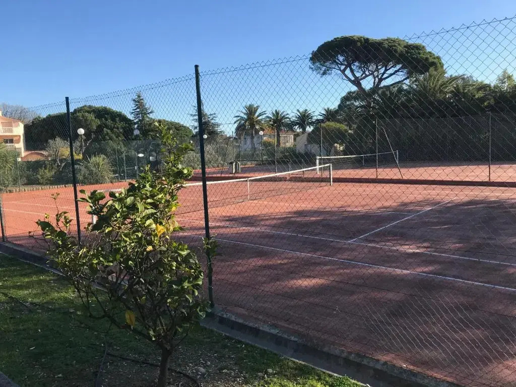 Appartement 2 pieces, renove, 2 piscines+tennis, mer, climatisation