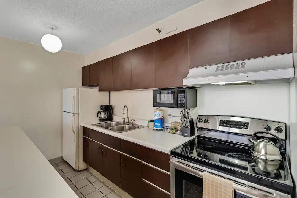 Waikiki Banyan #2801-1 by RedAwning