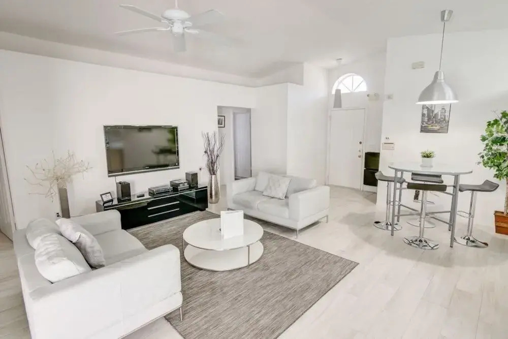 Peaceful Windward Cay 3 Bedroom Home by Redawning