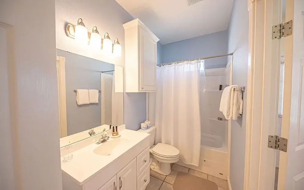 The Original Purple Pelican - 3 Br Home