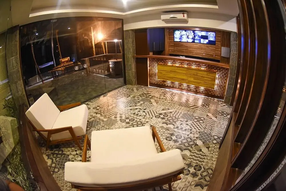 Genus Beach Hotel
