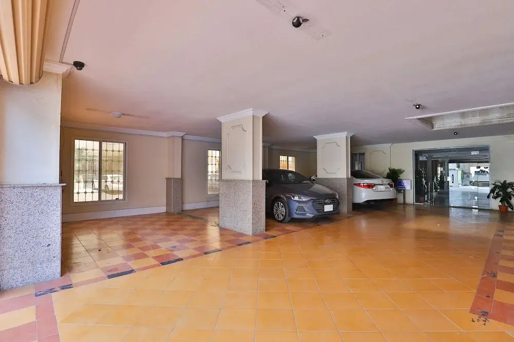 OYO 215 Wassan International Hotel