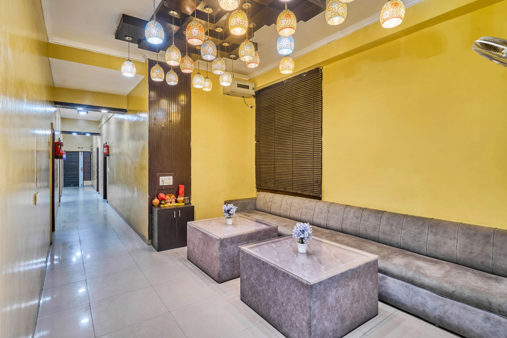 Itsy Hotels Golden Vista Near Noida City Centre