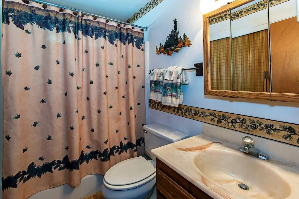 Cherry Hills Cabin - Sleeps 6, No Pets, Family Fun!