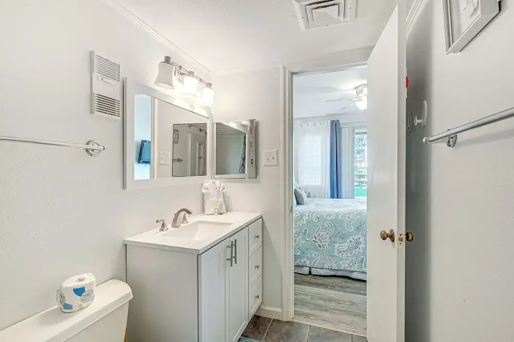 Beach & Pool Access: Resort-style Myrtle Beach Gem