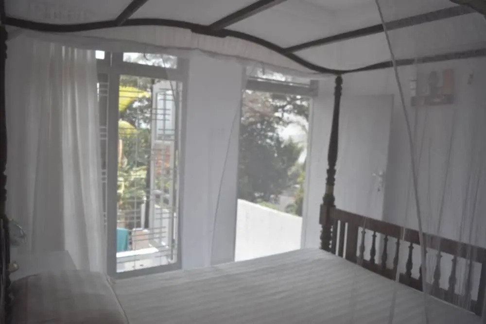 Hill cottage - ocean view