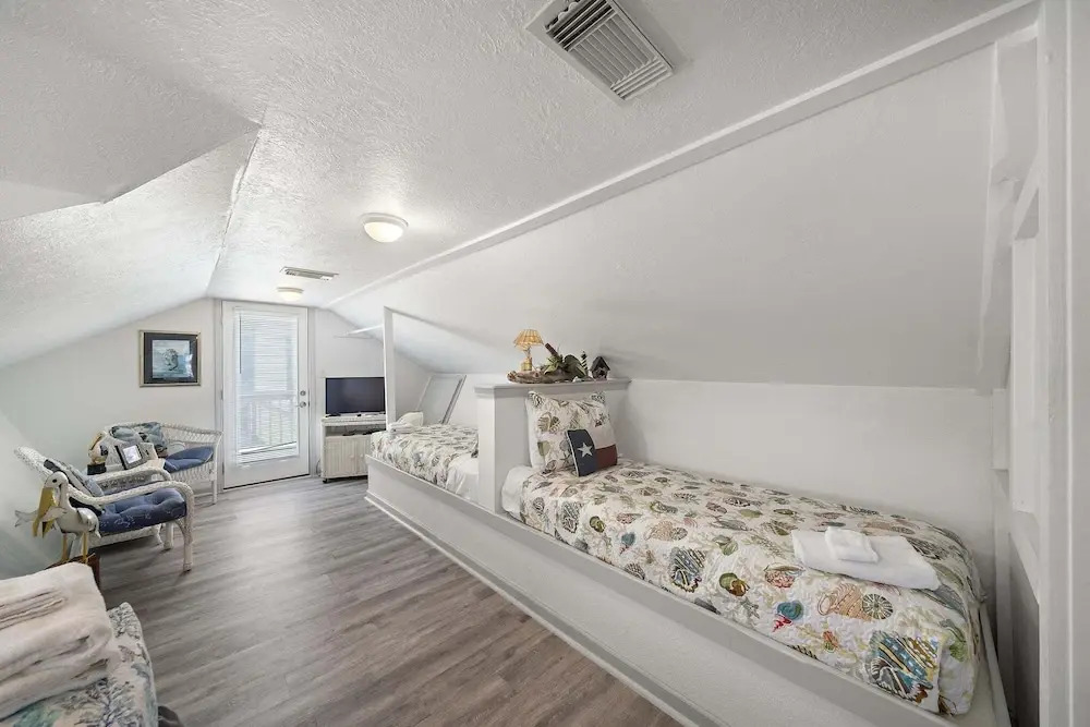 Seaview Island Getaway 3 Bedroom Home